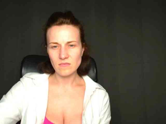 BellaKisss1 webcam