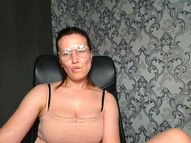 BellaKisss1 webcam