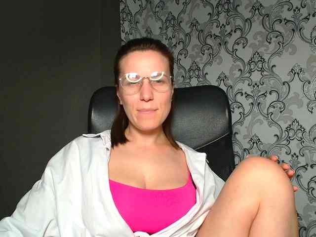 BellaKisss1 webcam