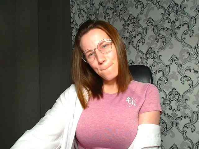 BellaKisss1 webcam