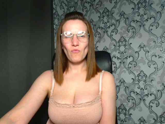 BellaKisss1 webcam