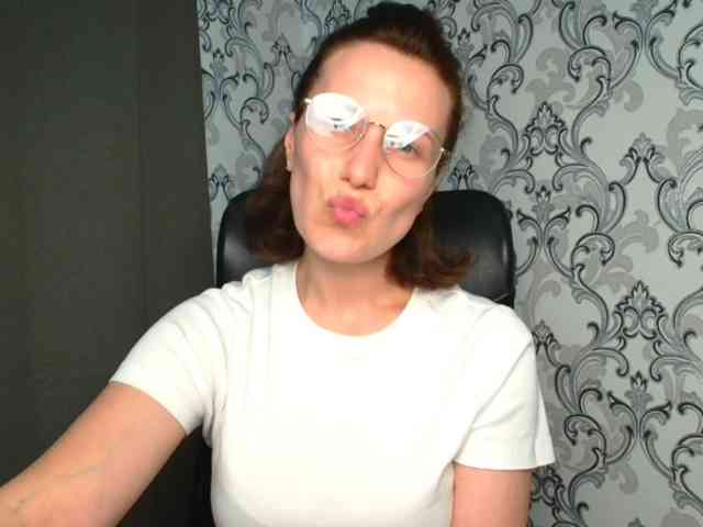 BellaKisss1 webcam