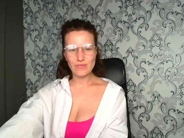 BellaKisss1 webcam