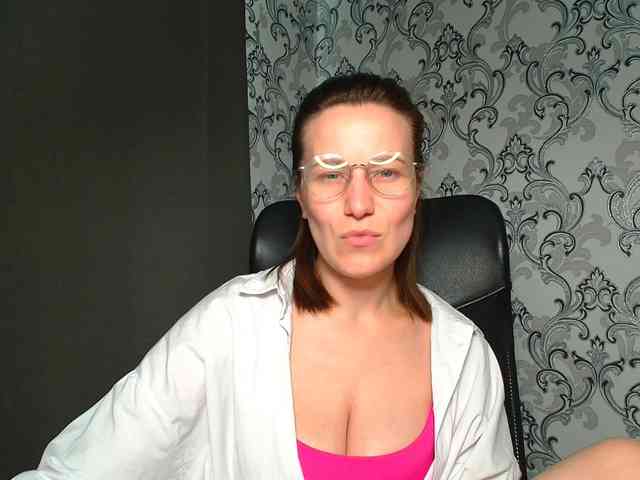 BellaKisss1 webcam