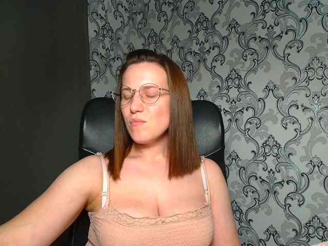 BellaKisss1 webcam