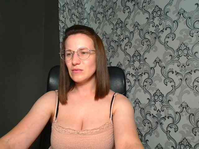 BellaKisss1 webcam