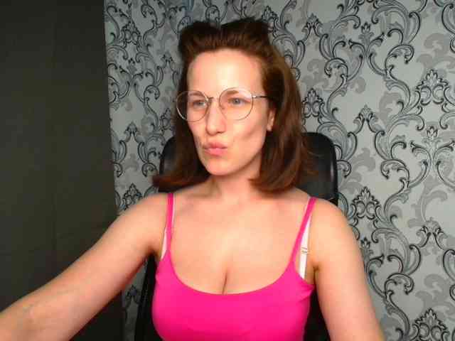 BellaKisss1 webcam
