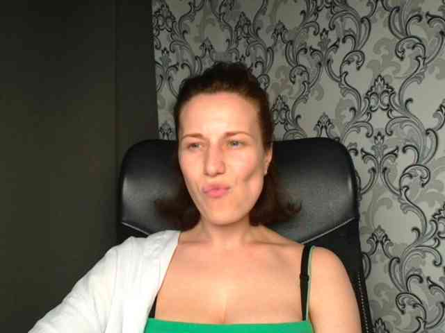 BellaKisss1 webcam