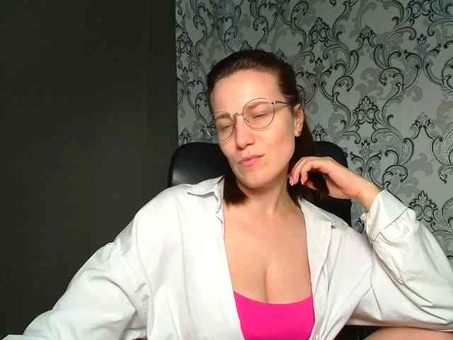 BellaKisss1 webcam