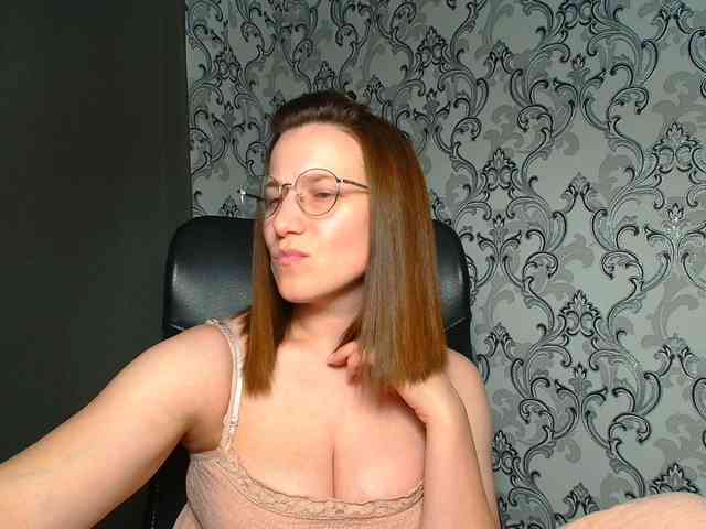 BellaKisss1 webcam