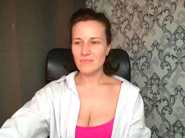BellaKisss1 webcam