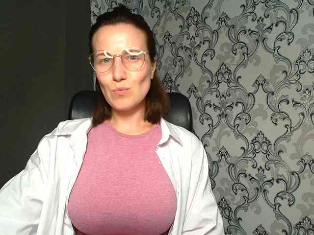 BellaKisss1 webcam