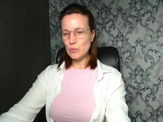 BellaKisss1 webcam