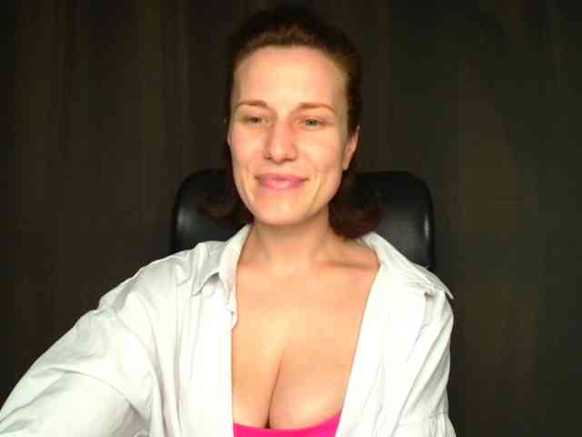 BellaKisss1 webcam