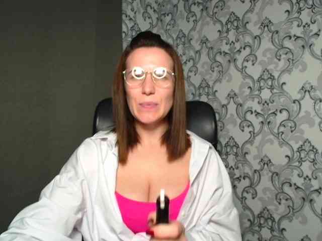 BellaKisss1 webcam