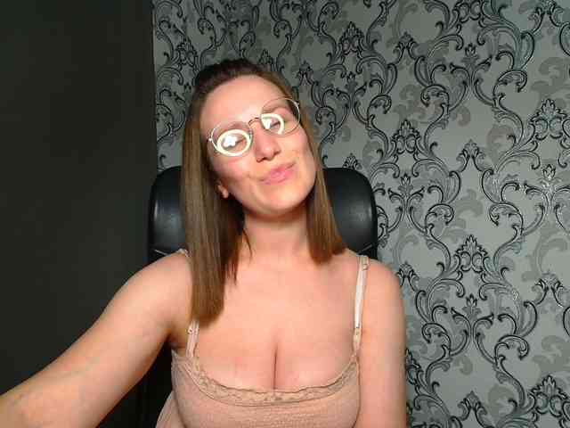 BellaKisss1 webcam