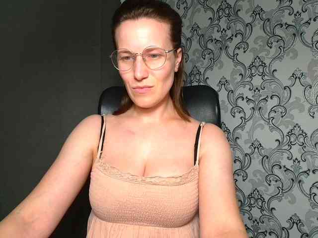 BellaKisss1 webcam