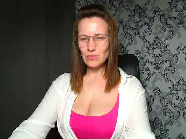 BellaKisss1 webcam