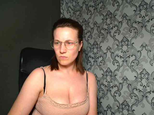 BellaKisss1 webcam