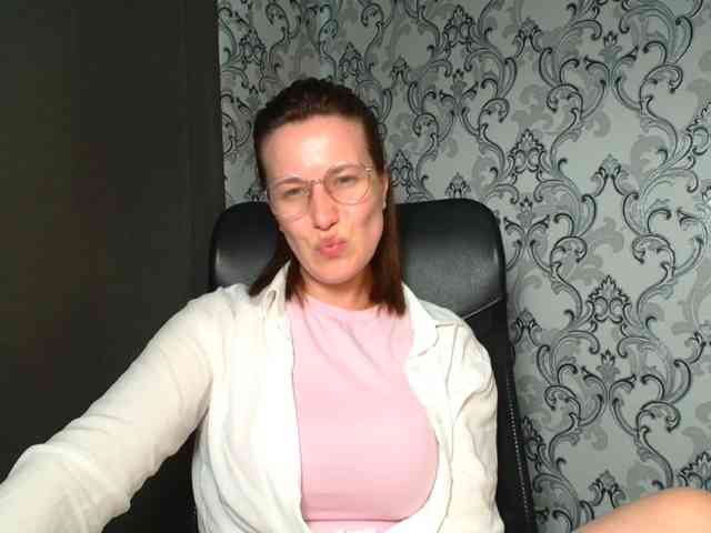 BellaKisss1 webcam
