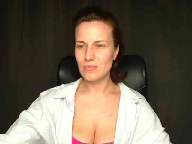 BellaKisss1 webcam