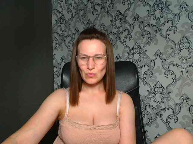BellaKisss1 webcam