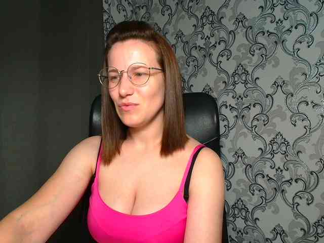 BellaKisss1 webcam