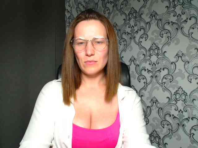 BellaKisss1 webcam