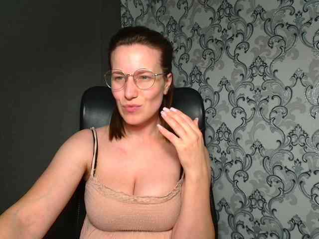 BellaKisss1 webcam