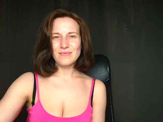 BellaKisss1 webcam