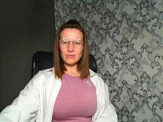 BellaKisss1 webcam
