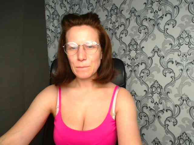 BellaKisss1 webcam