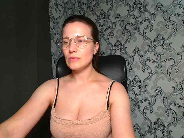 BellaKisss1 webcam