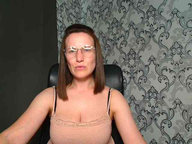 BellaKisss1 webcam