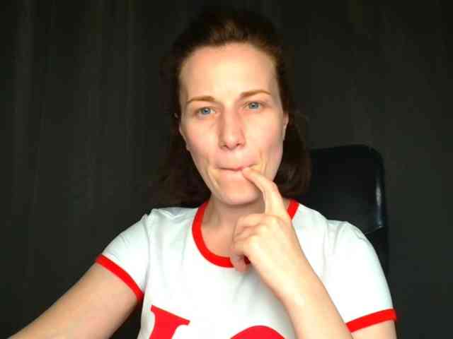 BellaKisss1 webcam