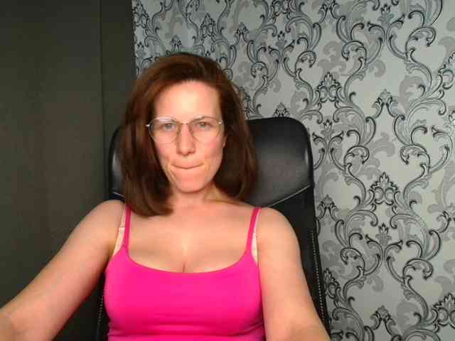 BellaKisss1 webcam