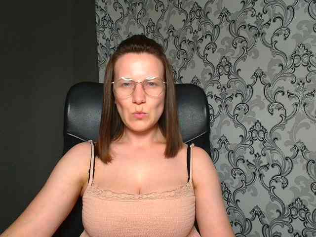 BellaKisss1 webcam