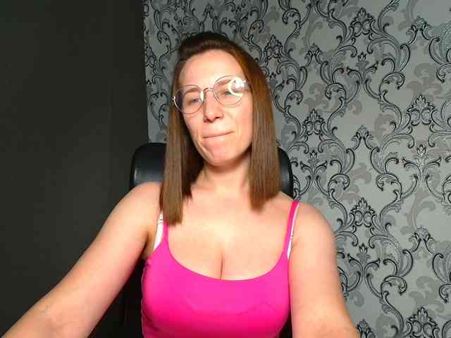 BellaKisss1 webcam