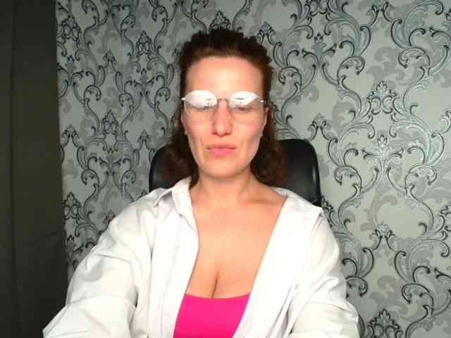 BellaKisss1 webcam