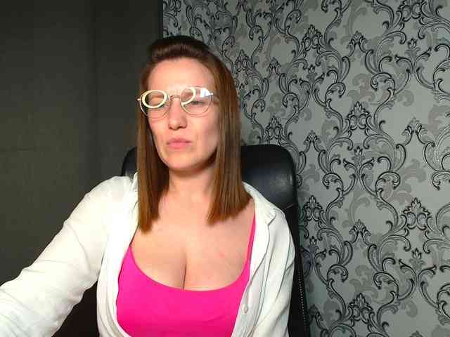 BellaKisss1 webcam