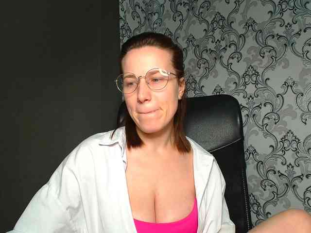 BellaKisss1 webcam