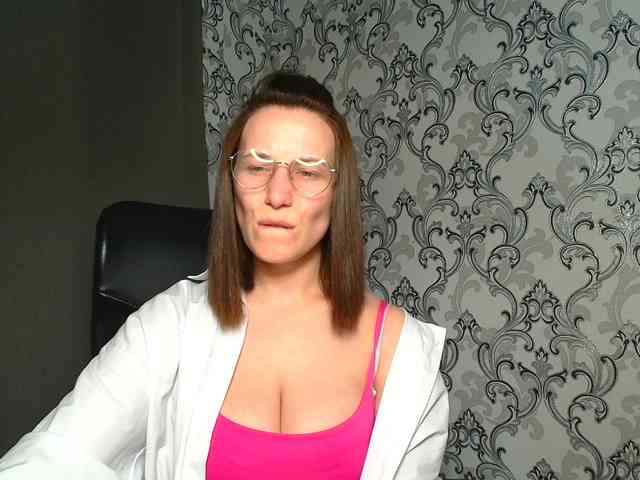 BellaKisss1