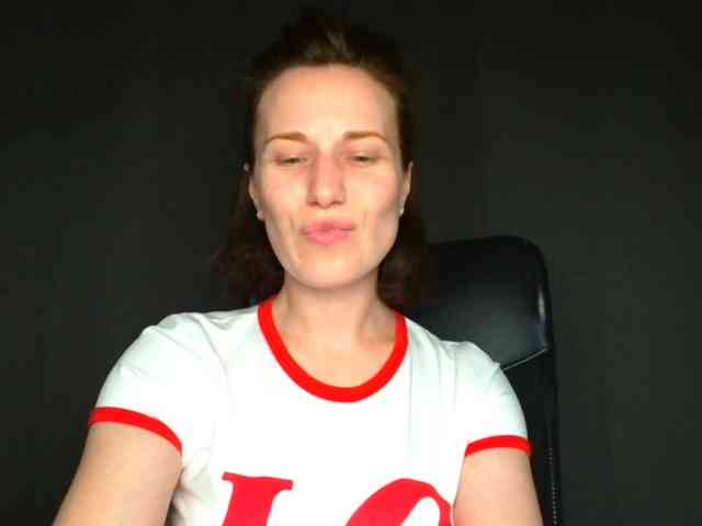 BellaKisss1 webcam