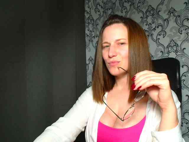 BellaKisss1 webcam