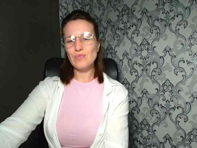 BellaKisss1 webcam