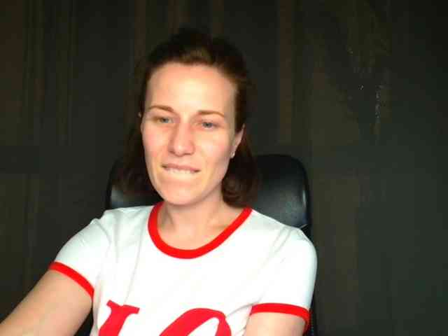 BellaKisss1 webcam