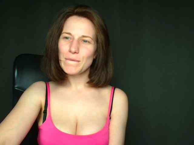 BellaKisss1 webcam