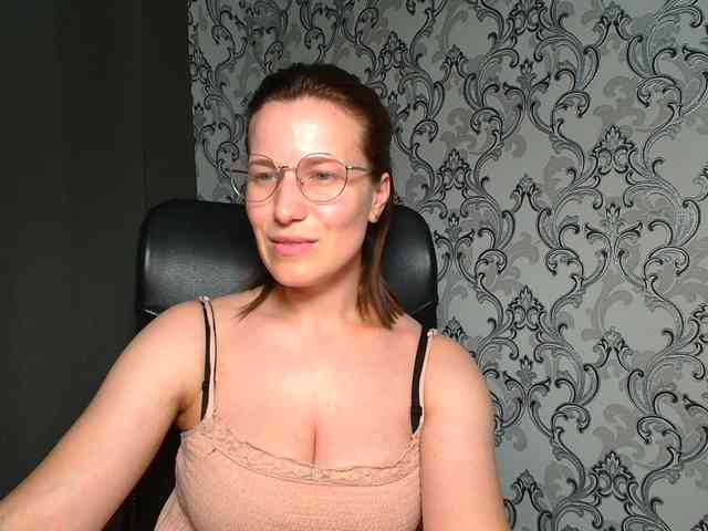 BellaKisss1 webcam