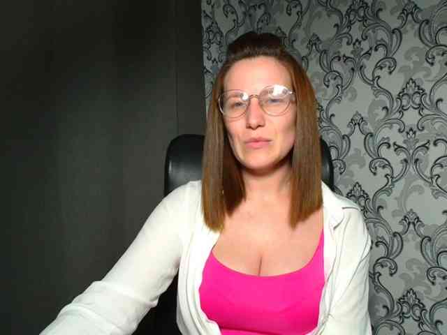 BellaKisss1 webcam