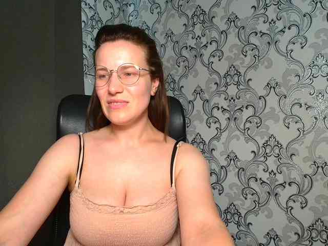 BellaKisss1 webcam